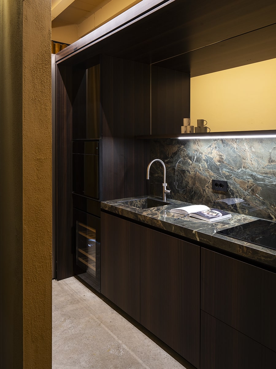 _archventil_interior_design_commerciale_ufficio_showroom_studio_milano_vico_sant'ambrogio_headquarter_colore_cucina_terrazzo_dexelance_binova_marmo_forbo_muuto_saba_liujoliving_ton_miniforms_jab_qooker_lacividina_axolight_marazzi_garofoli_lampex_peter_frey