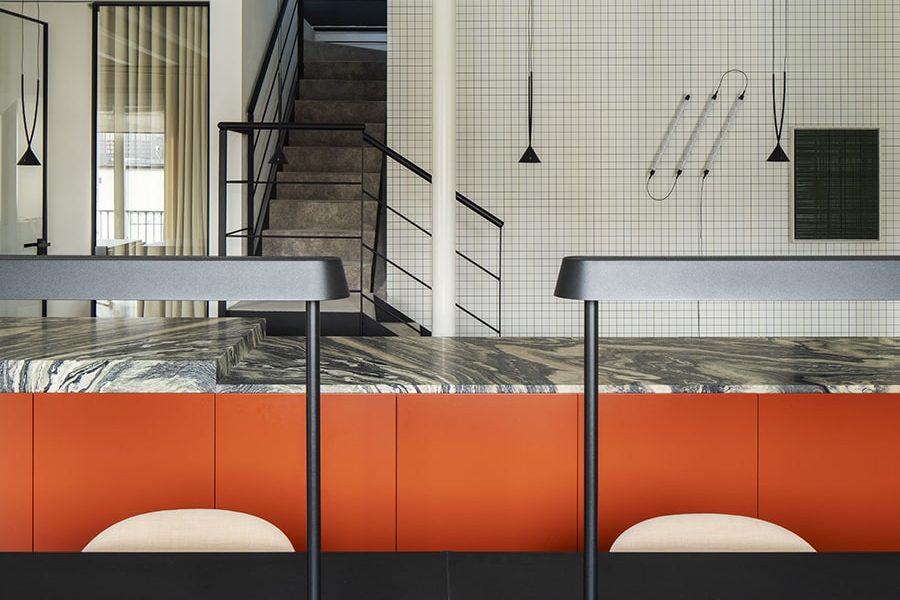 L'architecture d'intérieur de l'atelier de Milan, de Vico et de Sant'ambrogio, ainsi que les couleurs de la cuisine, de la terrasse et de l'entrée de l'atelier, sont des éléments essentiels de l'architecture d'intérieur de l'atelier de Milan.